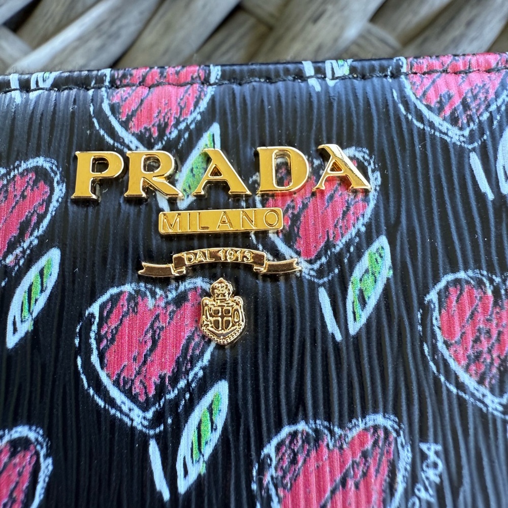 PRADA Logo Heart Vitello Move Zip Around Long Wallet Black - Picture 7 of 17